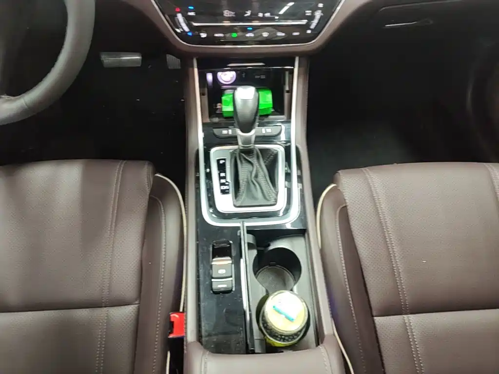 Changan Raeton CC 2018 2018 1.5T Auto Premium Class China V