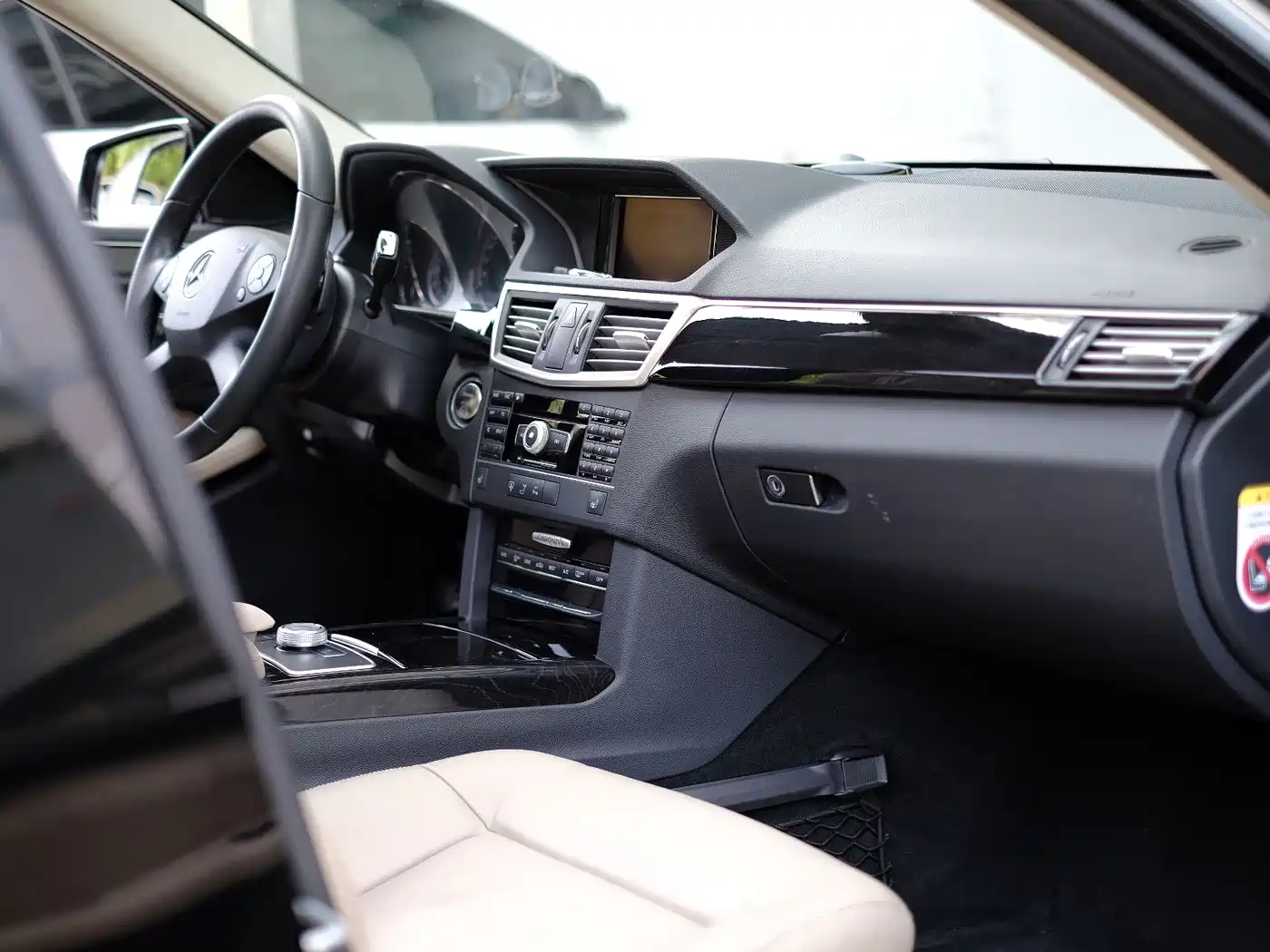 Mercedes-Benz E-Class 2011 E 300 L Fashion Premium фото 37