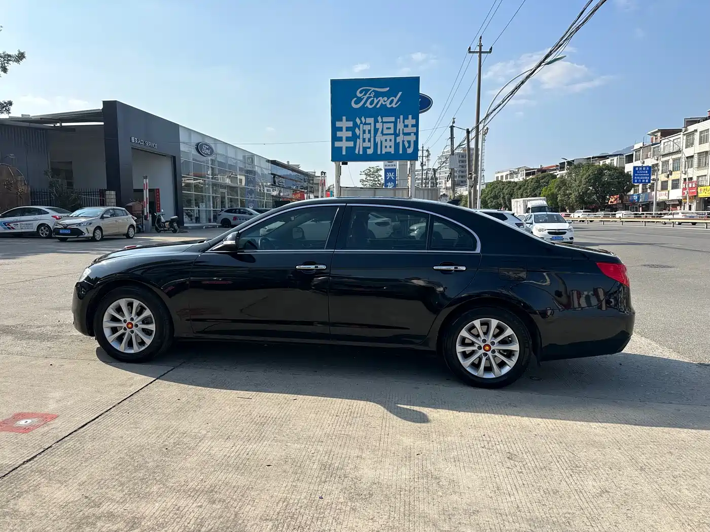 Hongqi H7 2015 2015 2.0T Luxury