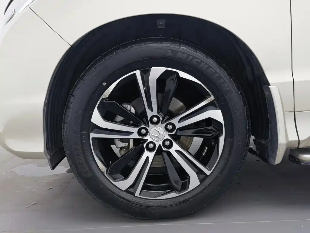 Honda UR-V 2017 2017 370TURBO 2WD Premium Edition China V