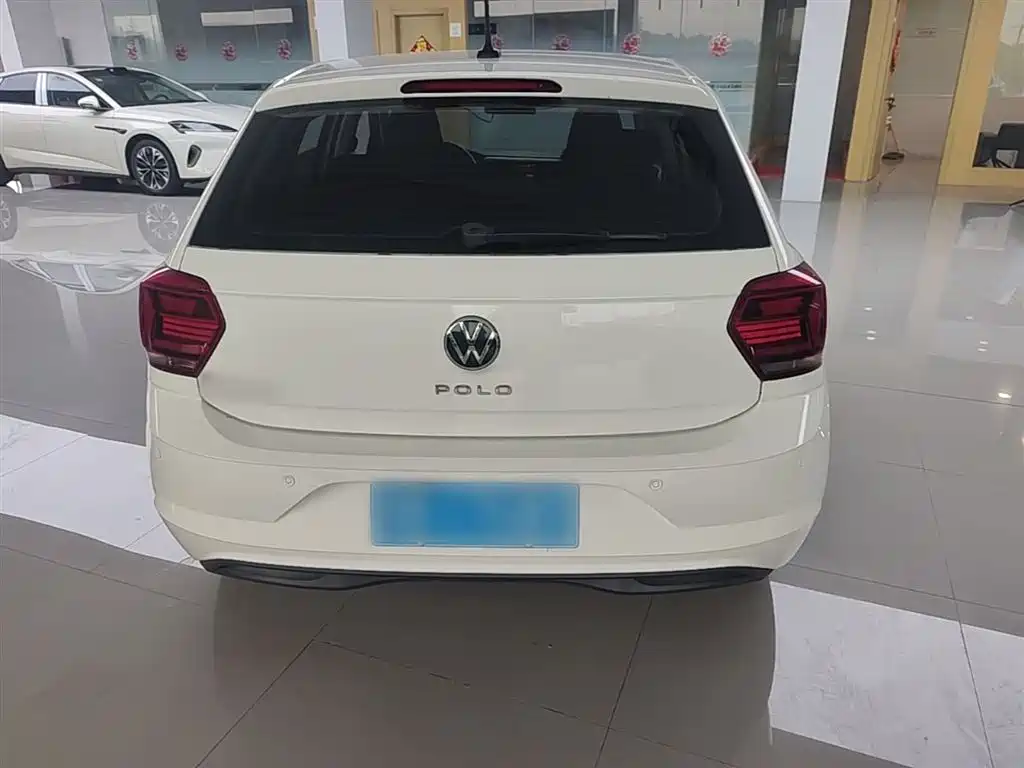 Volkswagen Polo 2021 Plus 1.5L Automatic Panorama Enjoyment Edition фото 4