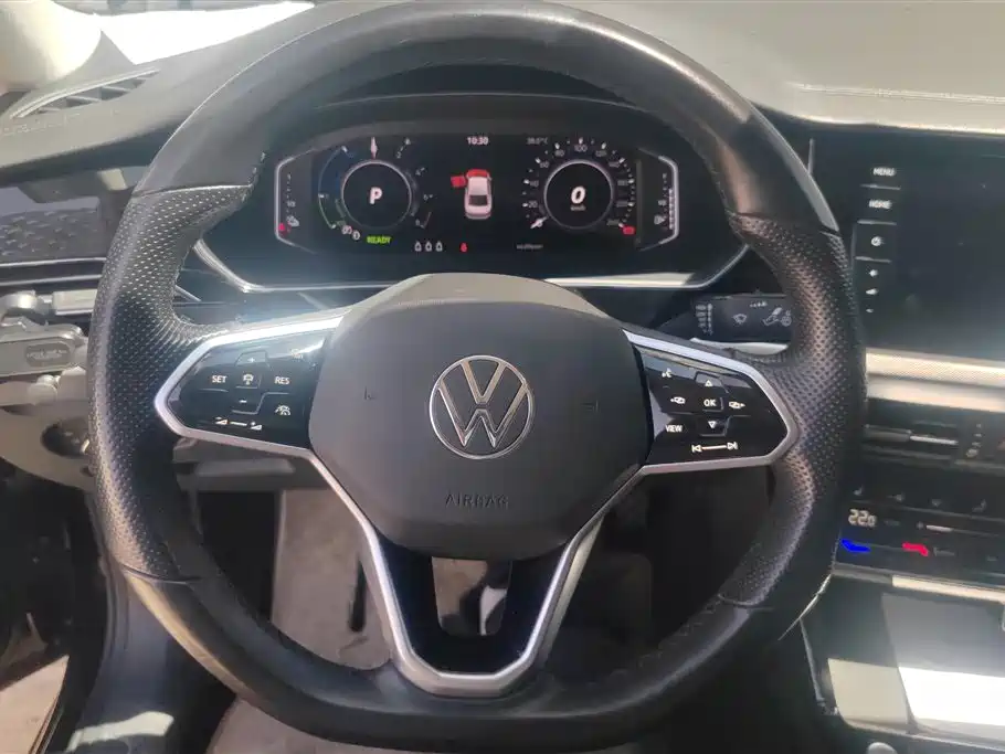 Volkswagen Passat New Energy 2022 430PHEV Hybrid Luxury Edition фото 15