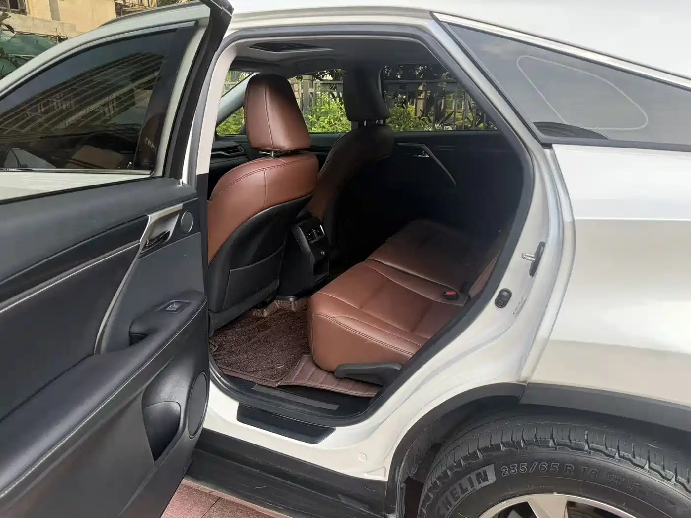 Фото 6 - Lexus RX