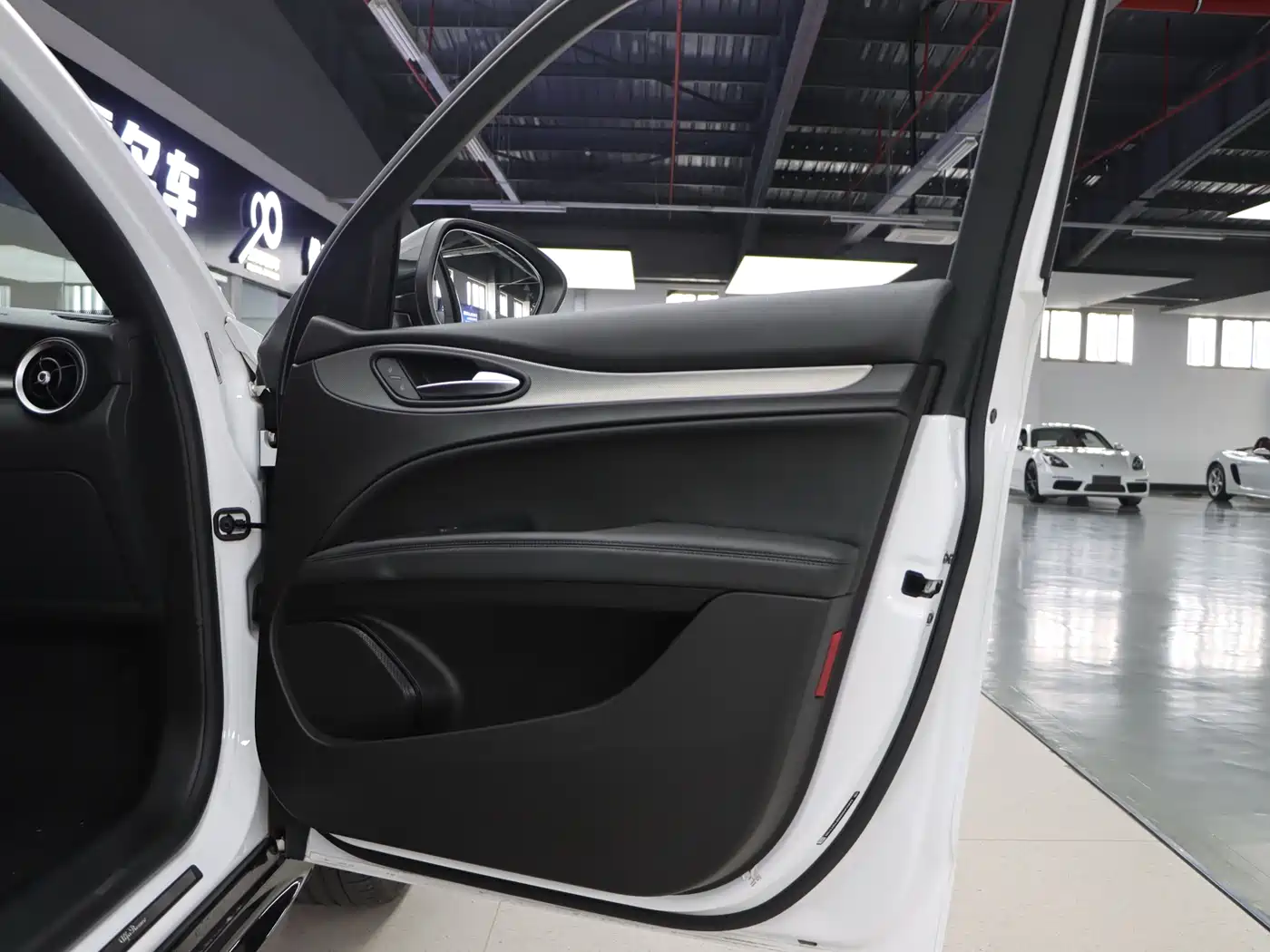 Alfa Romeo Stelvio 2024 2023 2.0T 280HP Veloce Track Edition