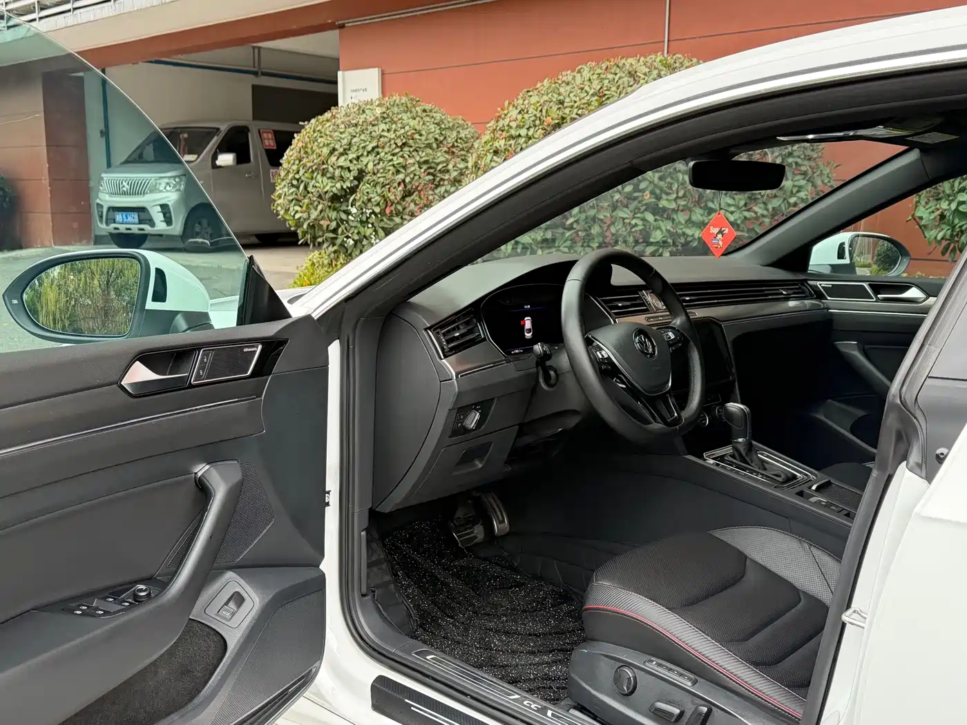 Volkswagen FAW-Volkswagen CC 2020 330TSI Glamour Version China VI фото 4