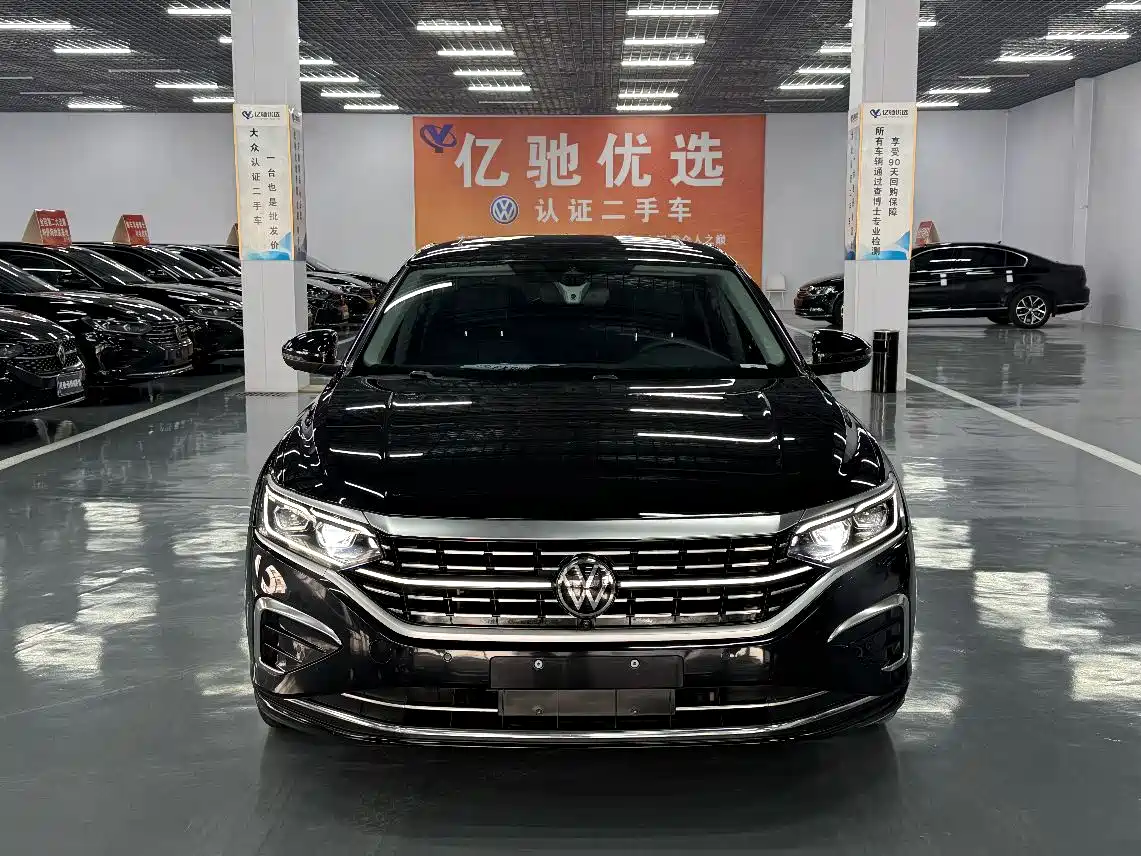 Volkswagen Passat 2024 380TSI Starlight Dragon Glory Edition фото 2