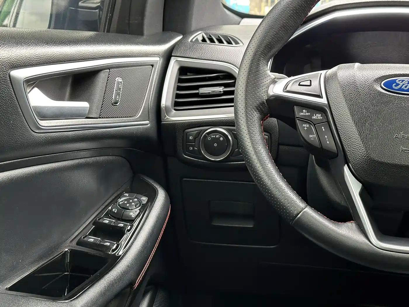 Ford Edge 2020 EcoBoost 245 AWD ST-Line 7-Seater фото 9
