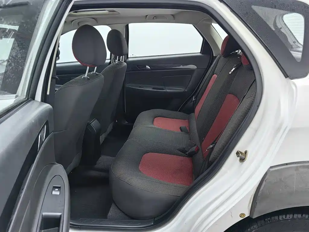 Dongfeng Aeolus Dongfeng Fengshen H30 2014 2014 CROSS 1.5L Automatic Deluxe
