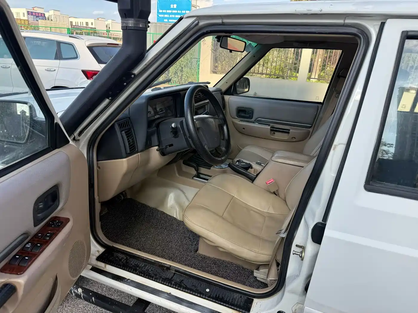BAW (Beijing Automobile Works) Knight S12 2010 2009 2.2 4WD