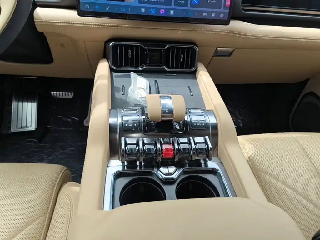 Fang Cheng Bao Leopard 8 2026 2025 Zhiyong Flagship 7-Seater