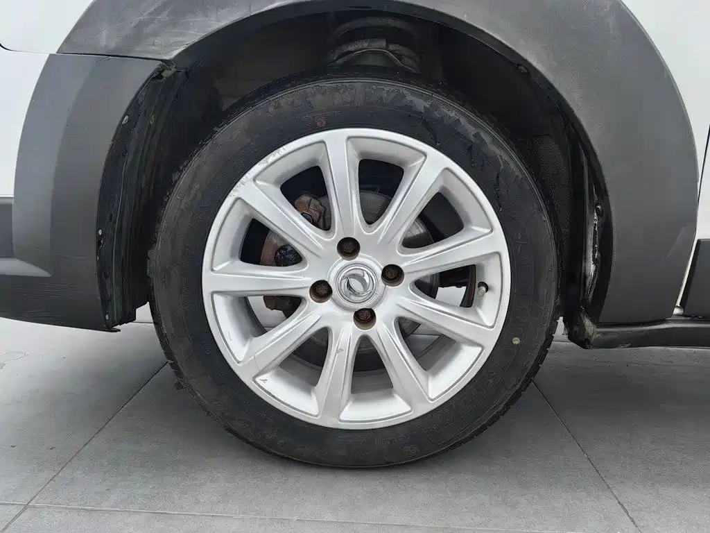 Dongfeng Aeolus Dongfeng Fengshen H30 2014 2014 CROSS 1.5L Automatic Deluxe