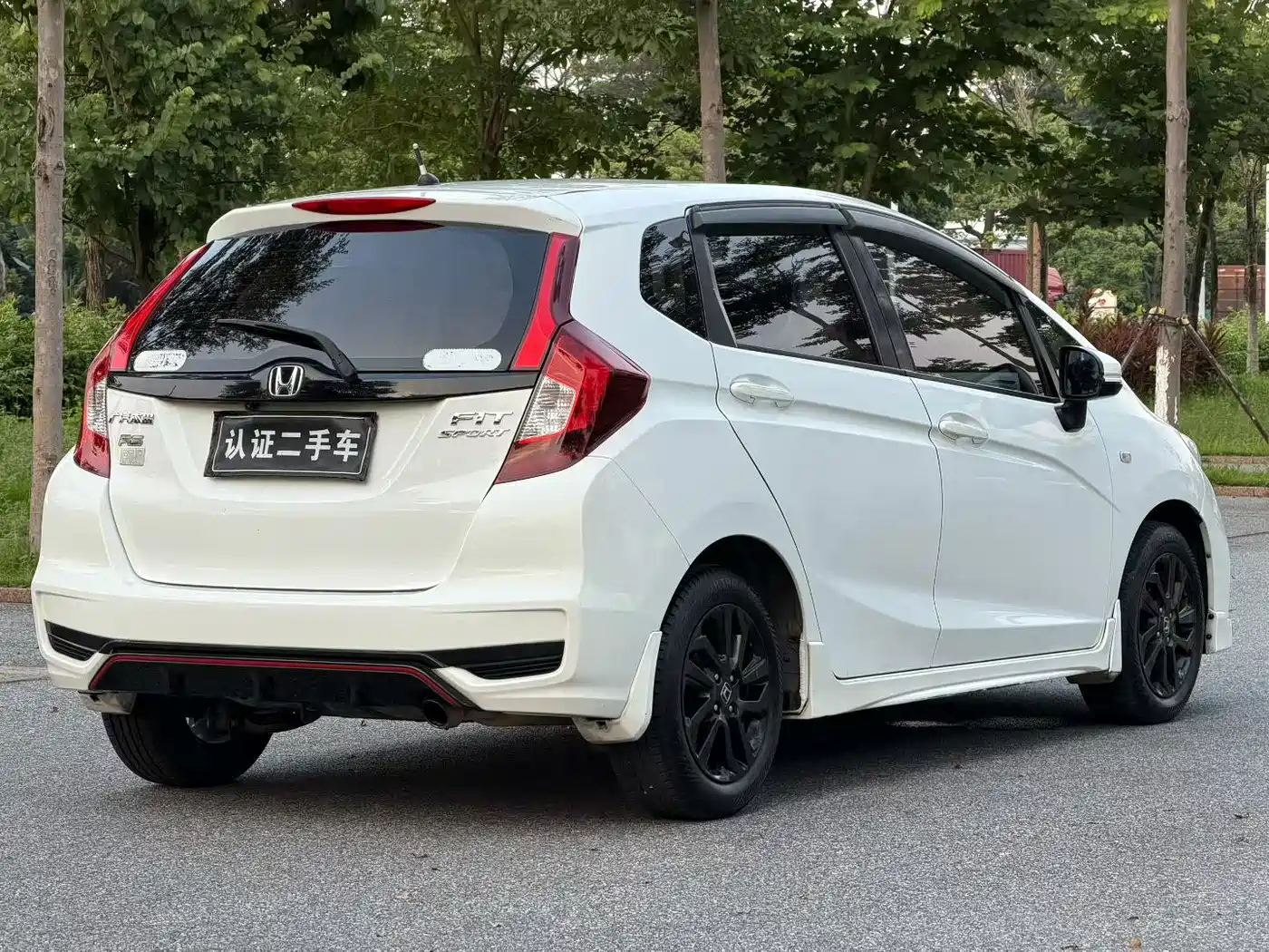 Фото 3 - Honda Fit