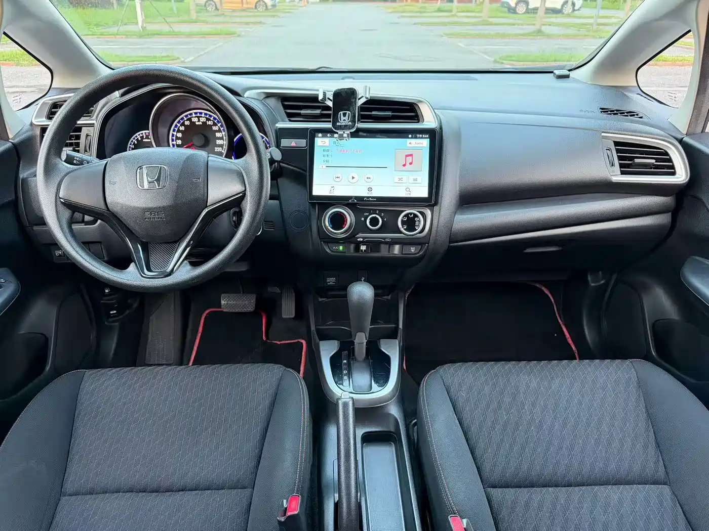 Фото 7 - Honda Fit