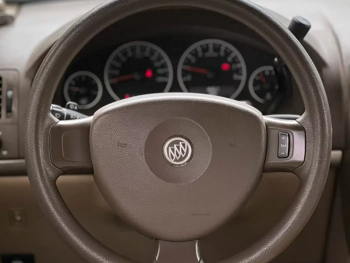 Фото 2 - Buick GL8