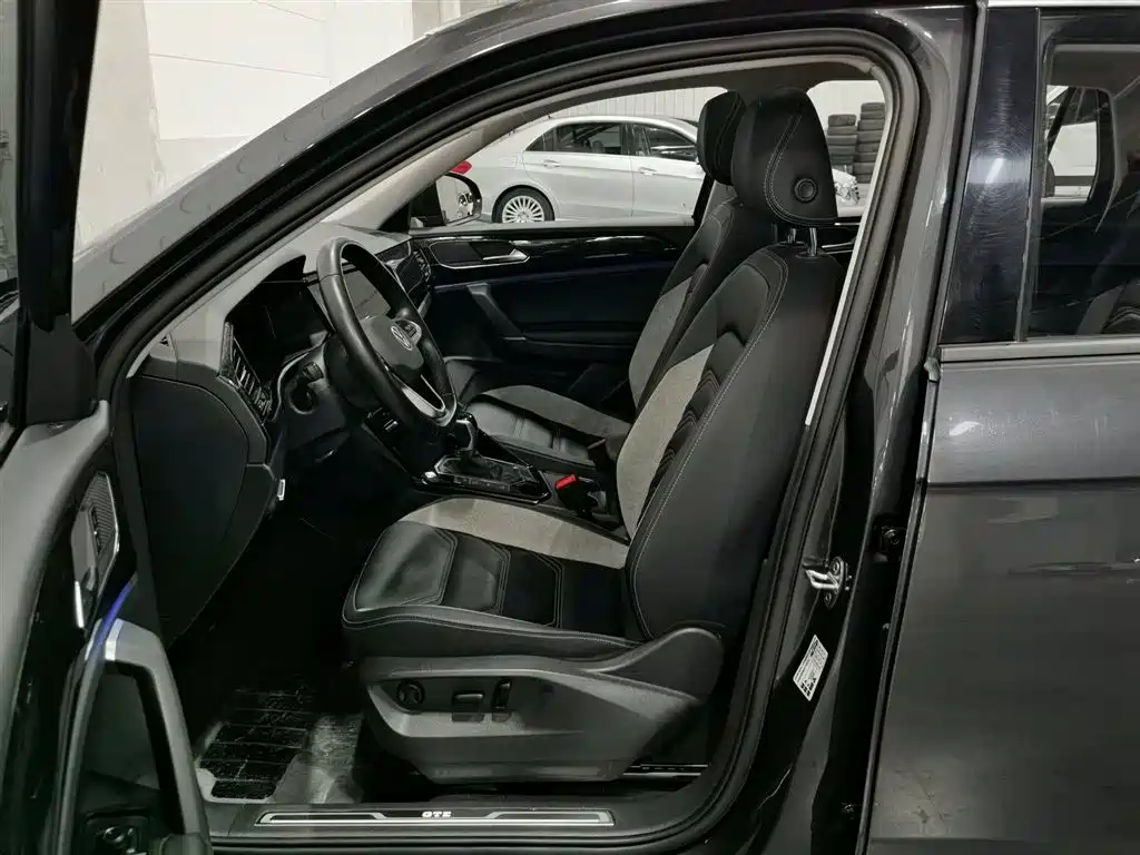 Volkswagen Tayron GTE Plug-in Hybrid 2020 Model 1.4T Luxury фото 10