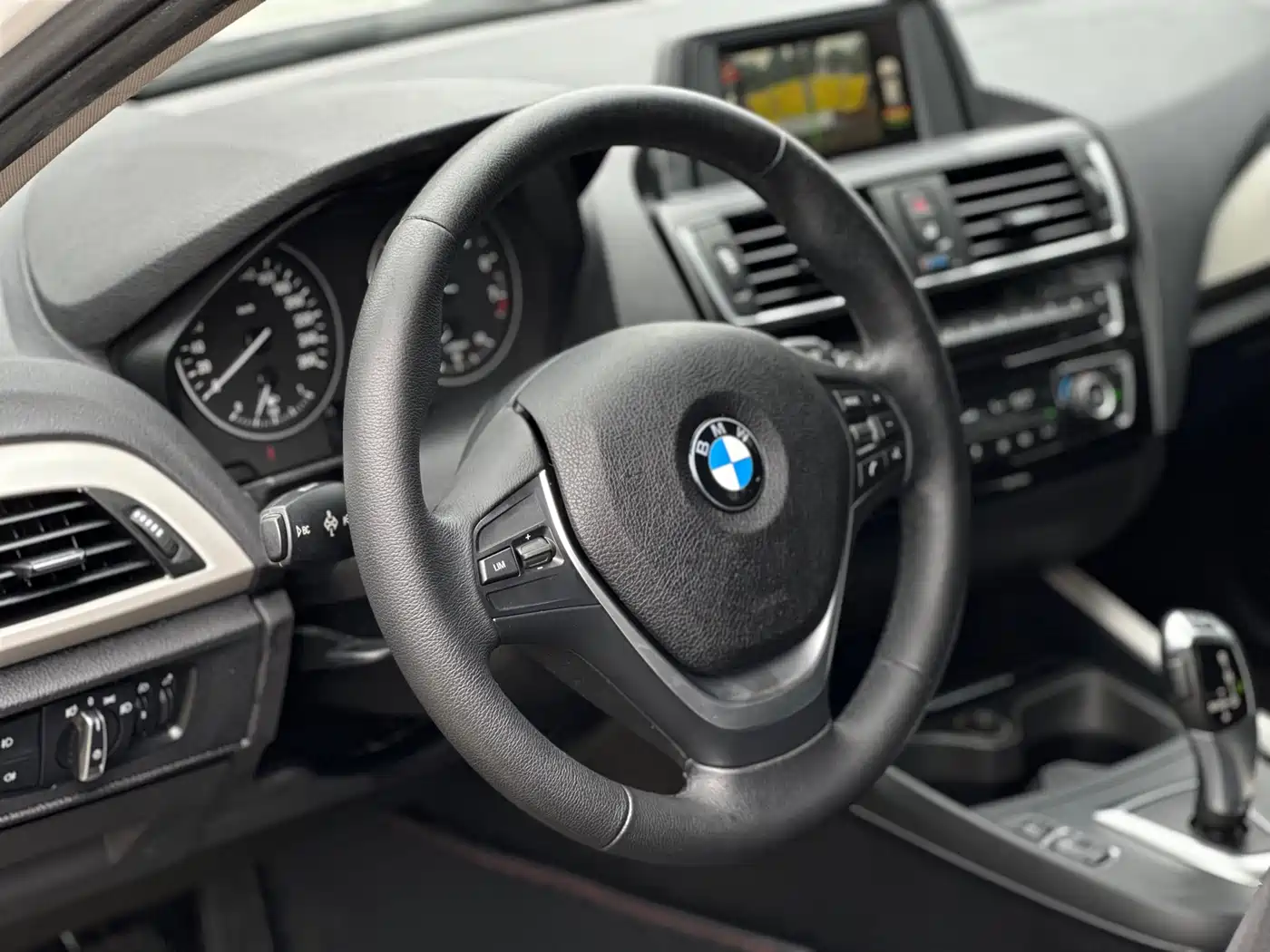 BMW 1 Series (Import) 2016 120i Sport Design Package фото 7