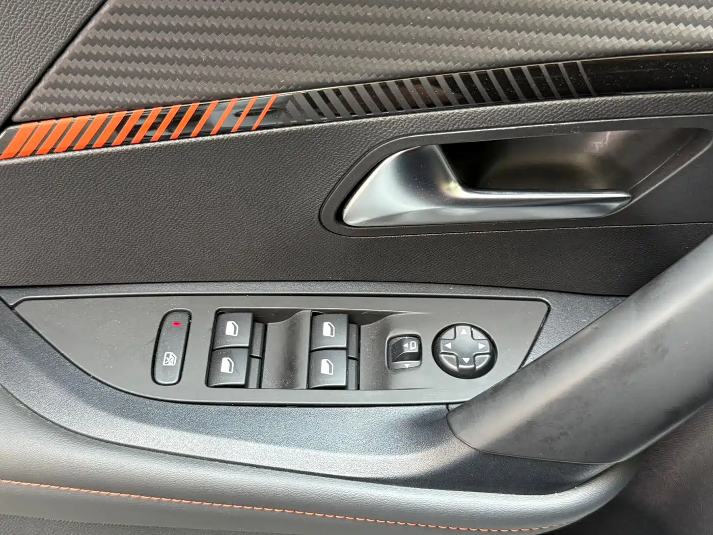 Peugeot 2008 2025 2022 230THP THE ONE