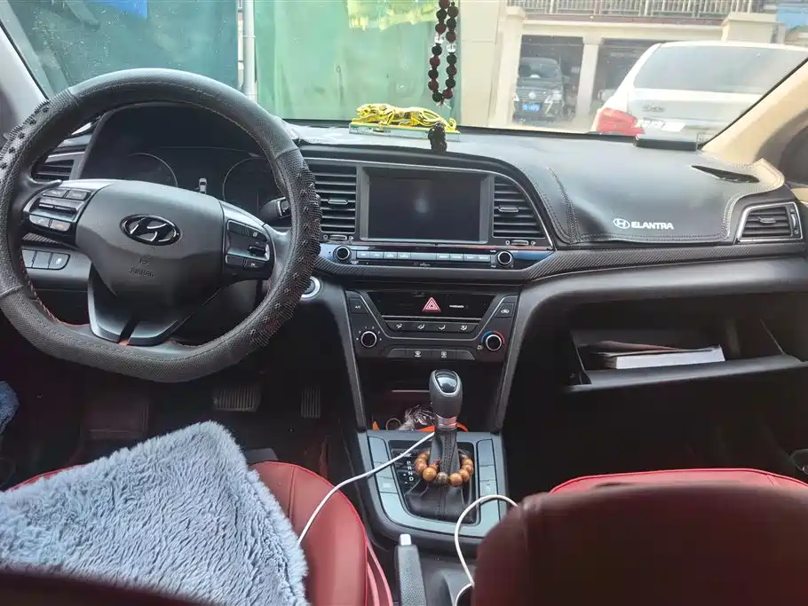 Hyundai Elantra 2018 1.4T DCT Dynamic·Vitality Model фото 13