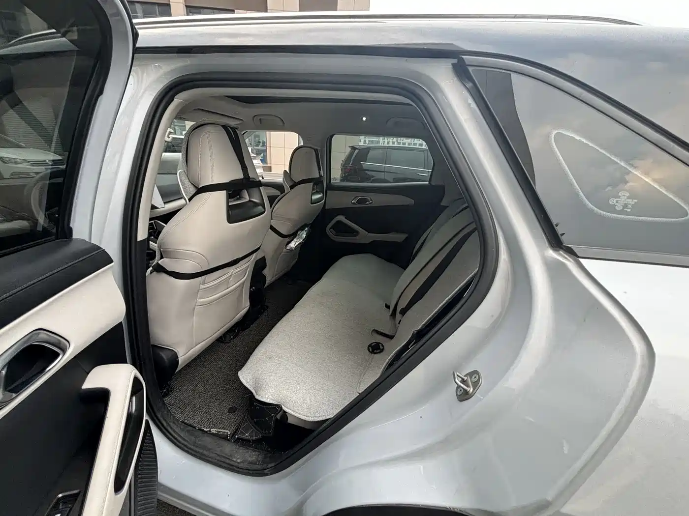 BYD Yuan UP 2024 401KM Surpass Edition фото 5