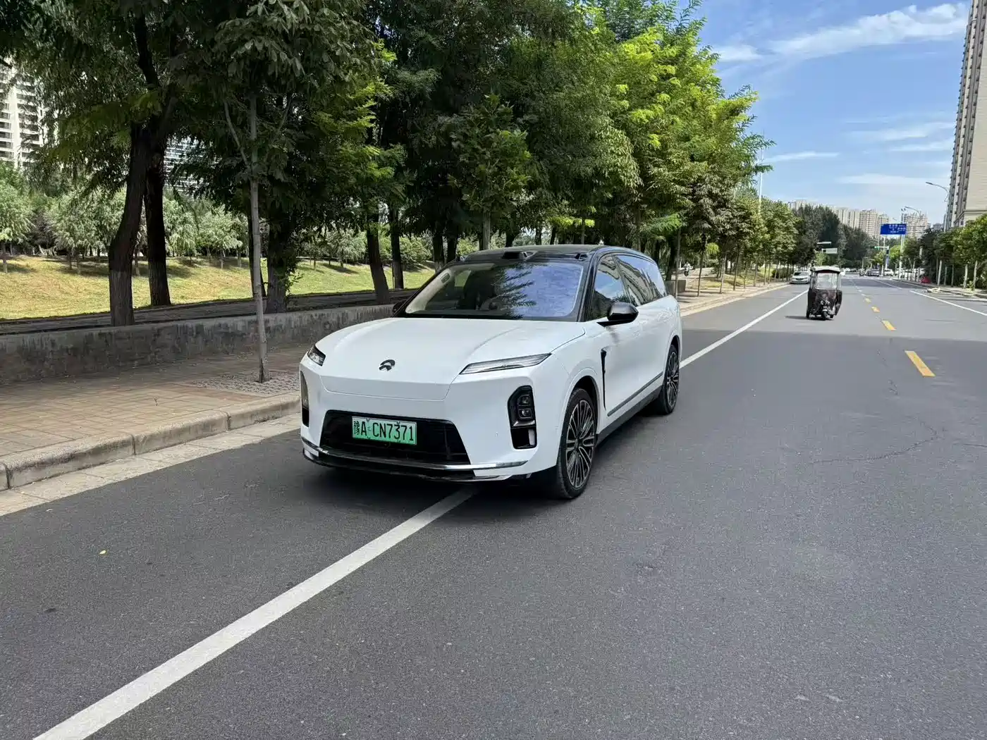 Фото 3 - NIO ES8