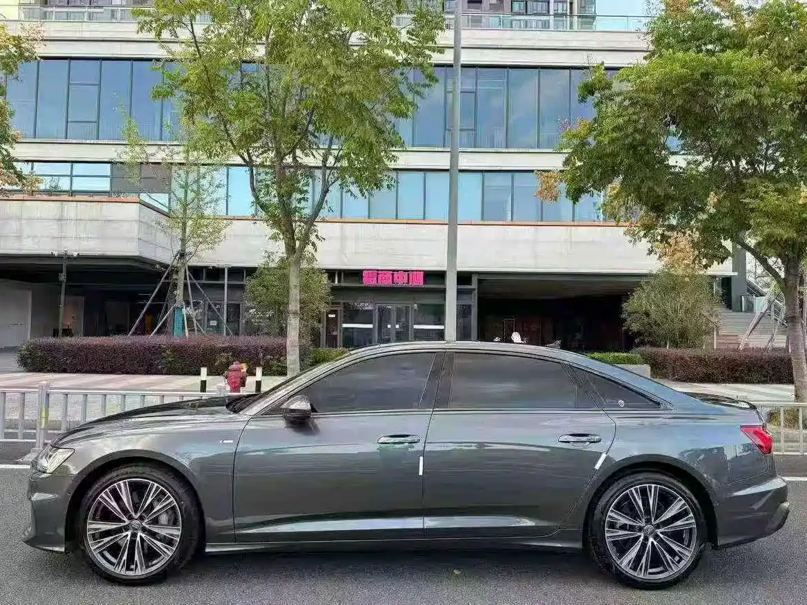 Audi A6L 2019 55 TFSI quattro Exclusive Dynamic фото 17