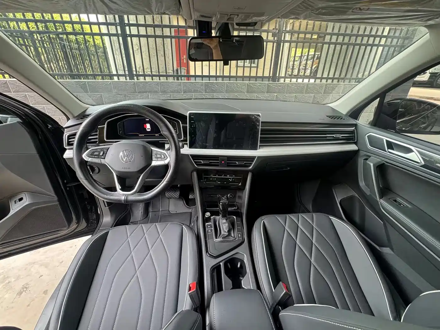 Volkswagen Tiguan L 2025 Model 300TSI Auto 2WD Dragon Edition фото 13
