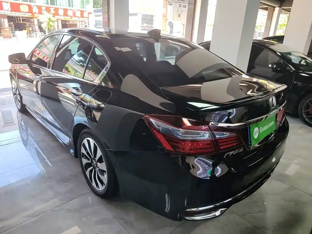 Фото 5 - Honda Accord