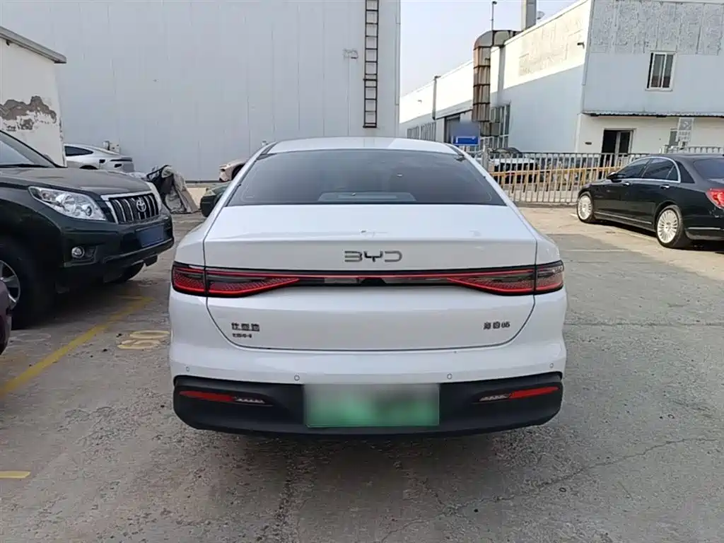 BYD Hai Bao 05 DM-i 2025 DM-i Smart Drive Edition 55KM Luxury фото 6