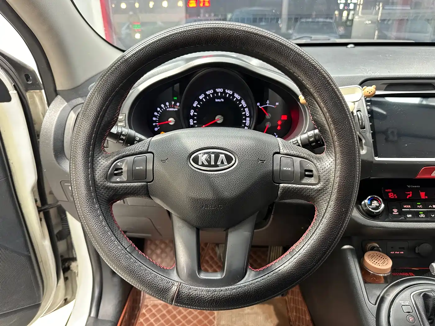 Kia Sportage 2011 2.0L Automatic 2WD GLS фото 16