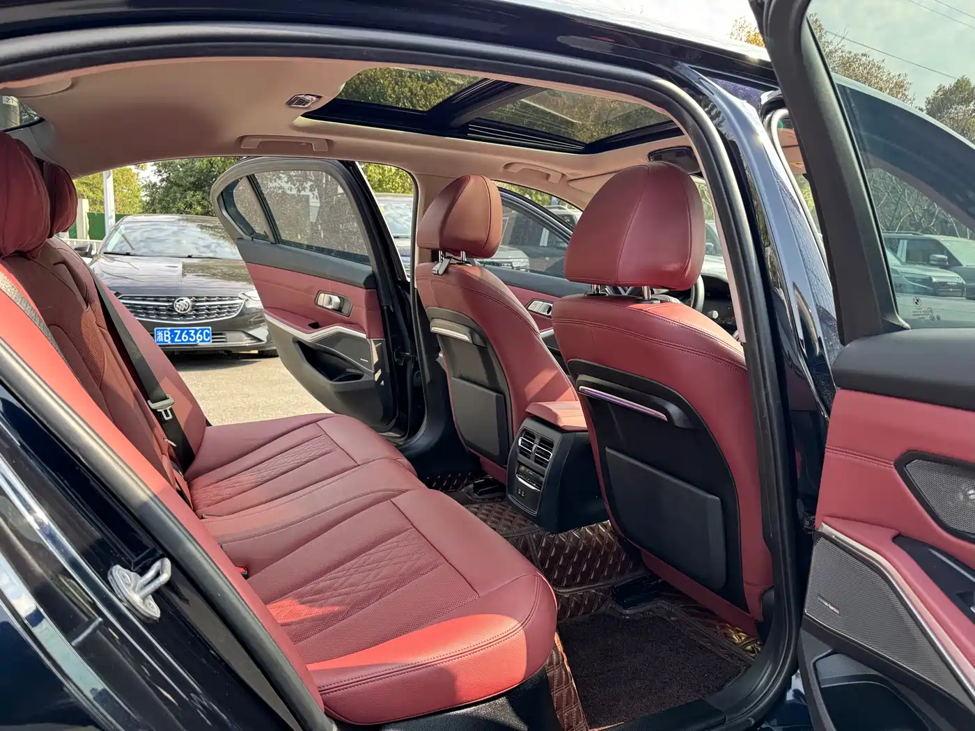 BMW 3 Series 2022 325Li M Sport Shadow Edition фото 16