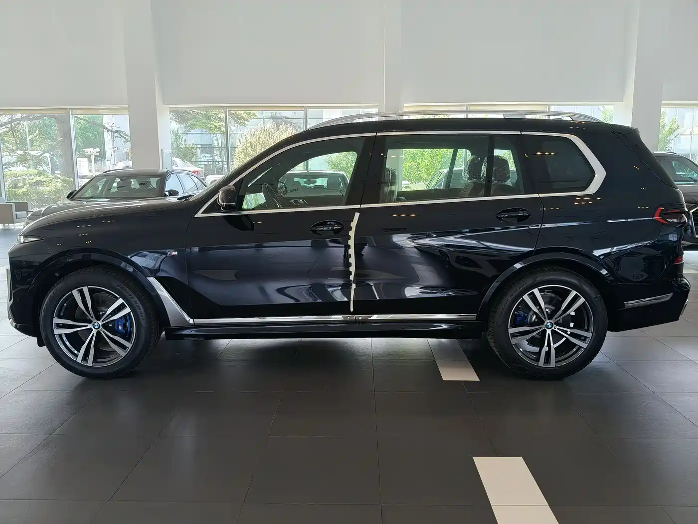 BMW X7 2024 xDrive40i Exclusive M Sport Package фото 4