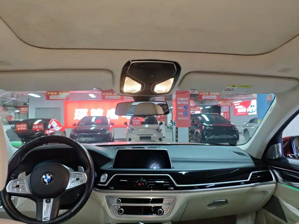 BMW 7 Series 2021 Model 740Li xDrive Executive M Sport Package фото 5