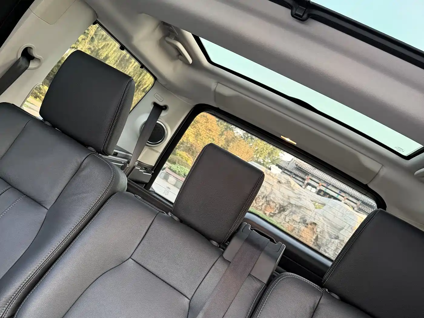Land Rover Discovery 2015 3.0 SDV6 HSE Diesel фото 31