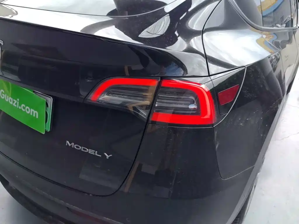 Фото 8 - Tesla Model Y