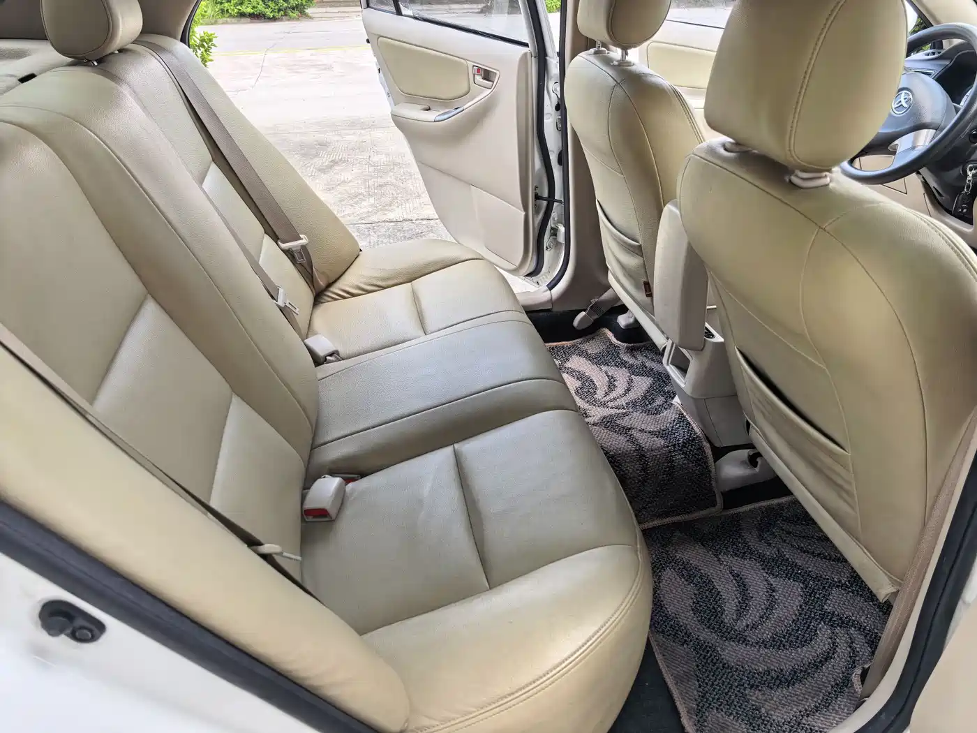 Toyota Corolla 2013 1.6L Automatic Excellence Edition фото 15