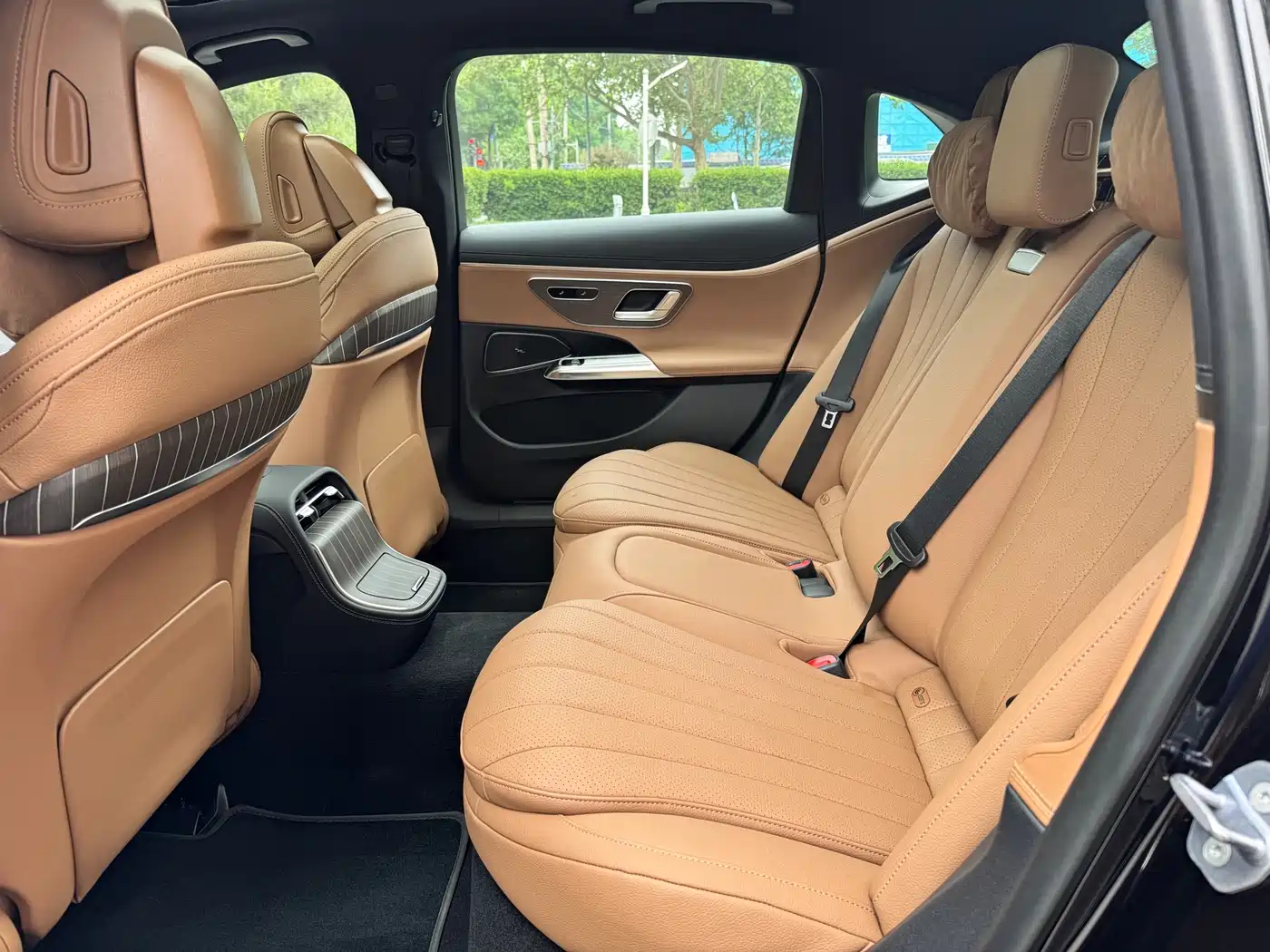 Mercedes-Benz E-Class New Energy 2024 E 350 e L Plug-in Hybrid Sedan фото 17