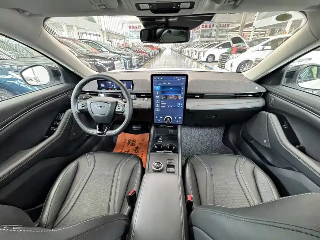 Ford Mustang Mach-E 2022 2021 Boundless RWD Luxury (Long Range)
