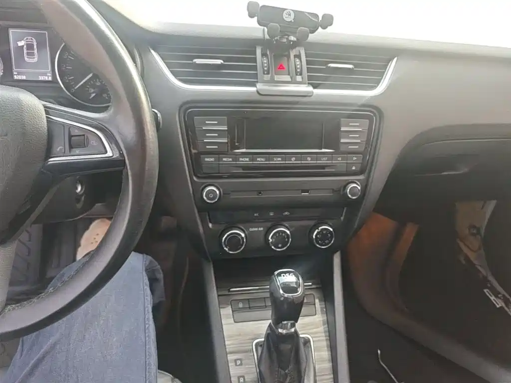 Škoda Octavia 2017 TSI280 DSG ZhiXing фото 13