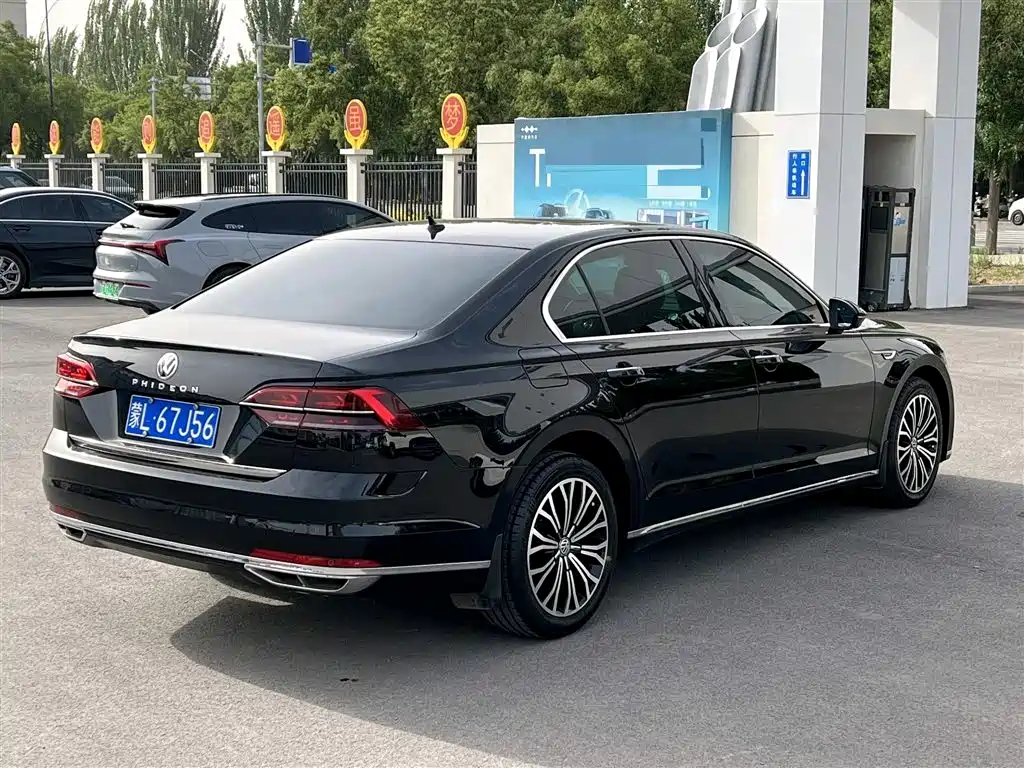 Volkswagen Phideon 2018 Facelift 380TSI FWD Business фото 5