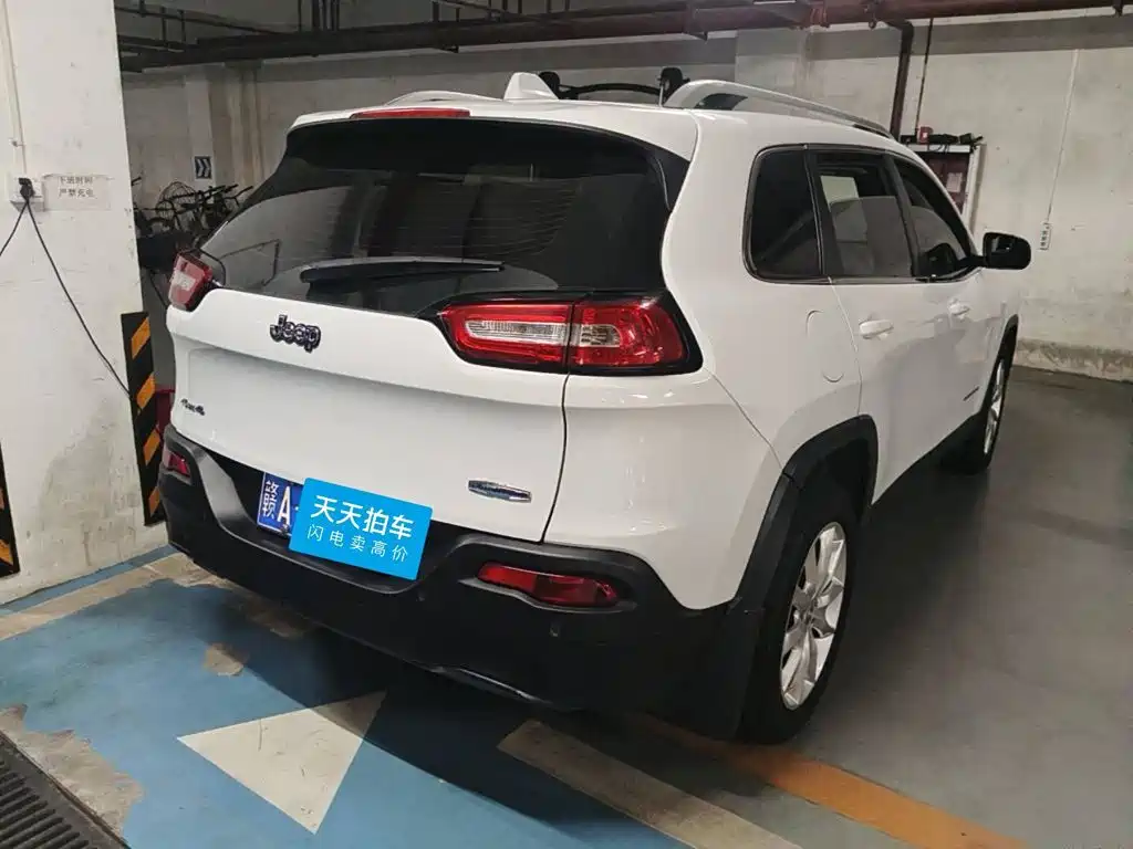 Jeep Cherokee (Import) 2014 2014 2.4L Urban