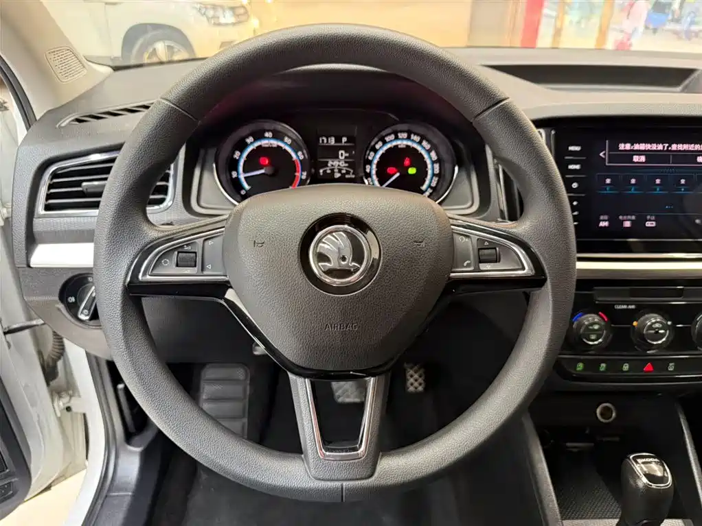 Škoda Kamiq 2022 1.5L Automatic Comfort Edition фото 11