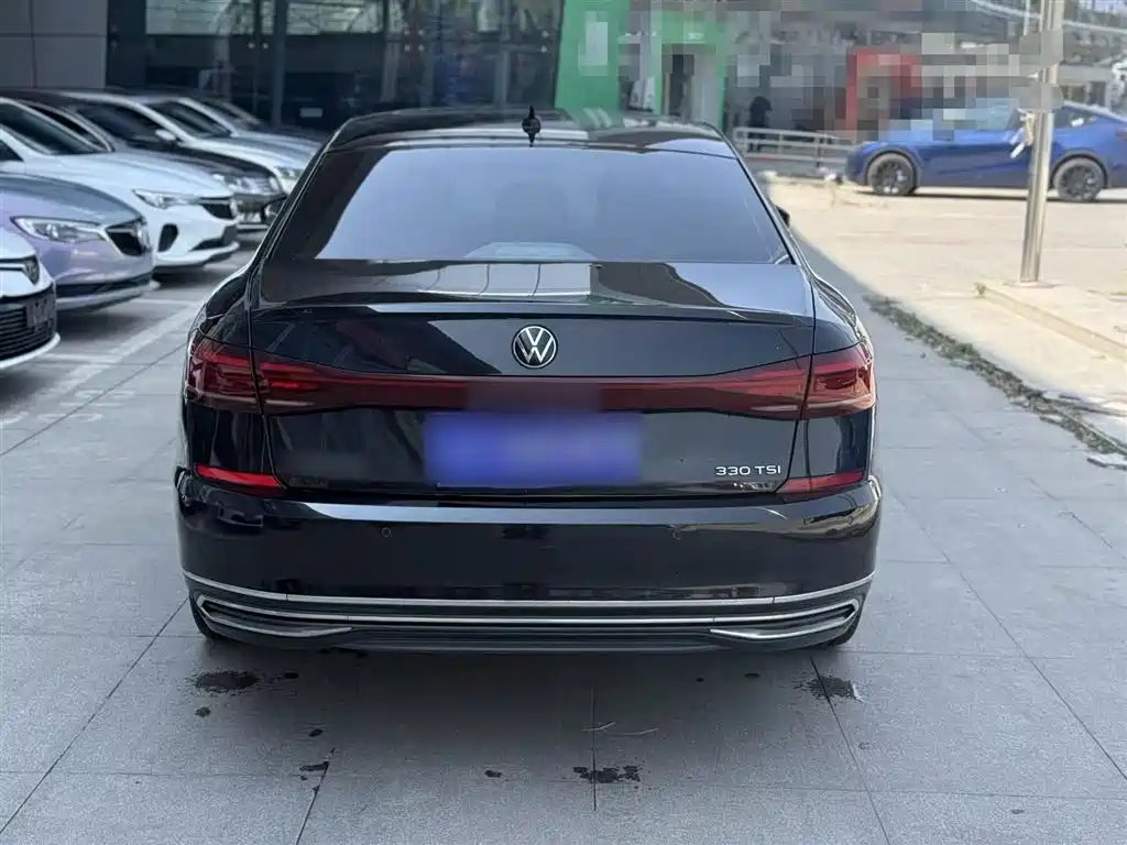 Volkswagen Passat 2022 330TSI Starlight Elite Edition фото 12