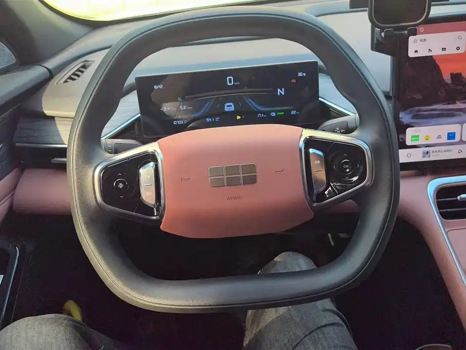 Geely Galaxy Galaxy L6 2025 EM-i 60km Voyage Edition фото 15