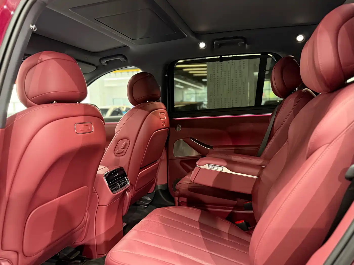 AITO Wenjie AITO M7 2026 Extended Range Base Model 6-Seater фото 7