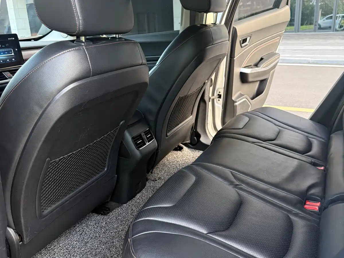 Hongqi E-HS3 2019 Smart Connection Flag Joy FWD Version фото 12
