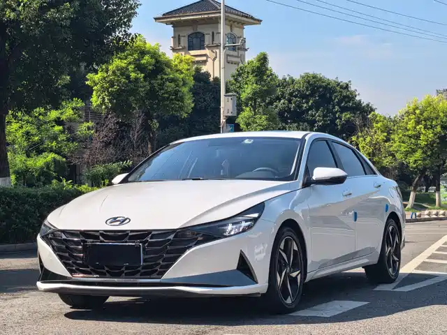 Hyundai Elantra 2023
