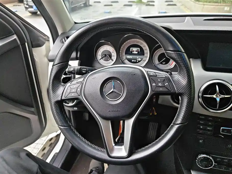 Mercedes-Benz GLK-Class 2013 Facelift GLK 300 4MATIC Fashion фото 15