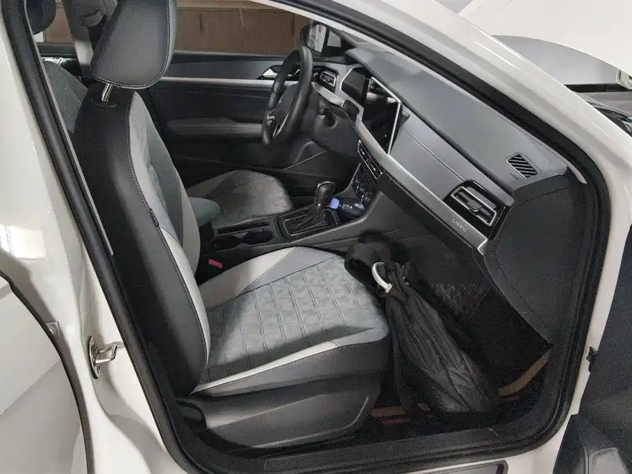 Фото 8 - Volkswagen Lavida