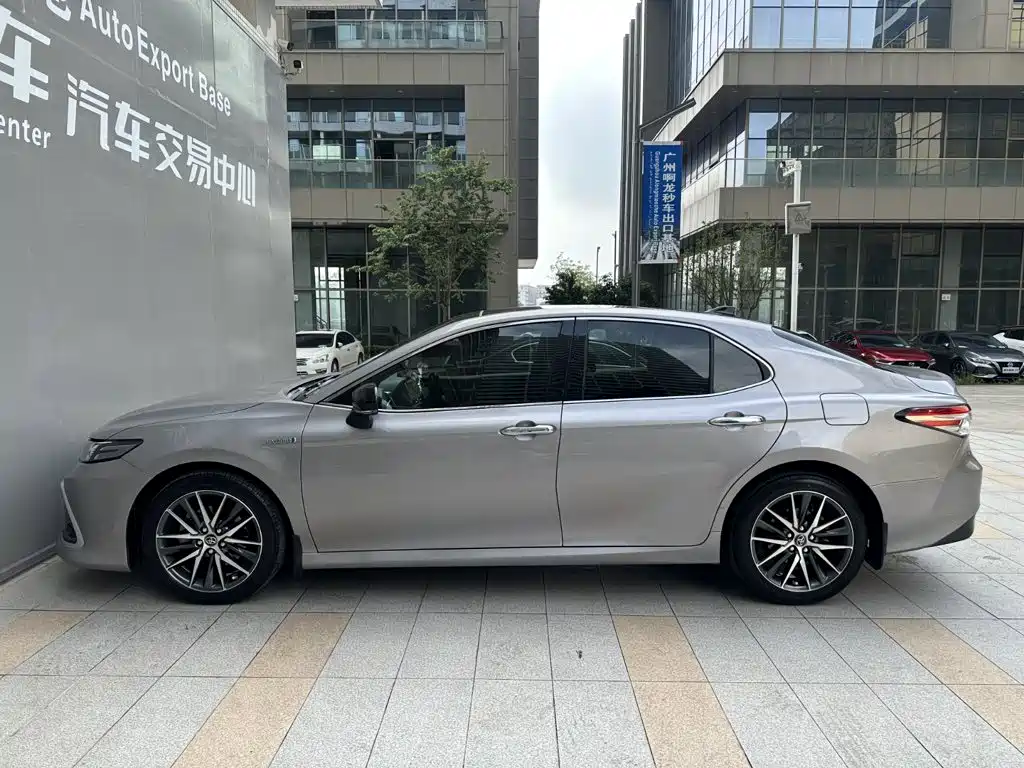 Toyota Camry 2022 2021 Hybrid 2.5HG Luxury Edition