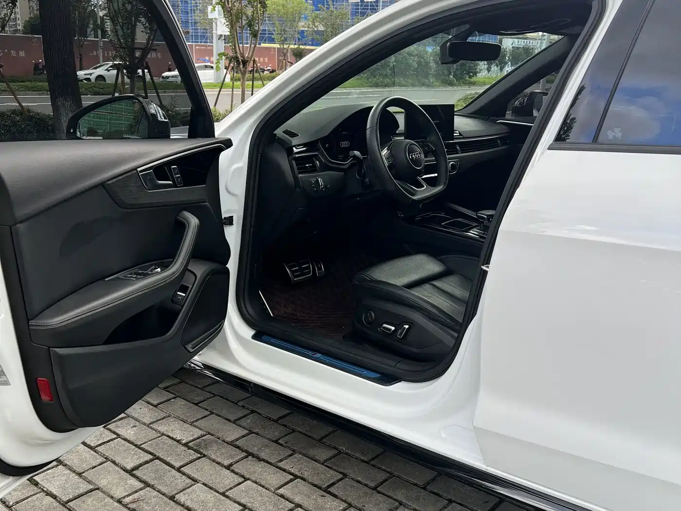 Фото 4 - Audi A4L